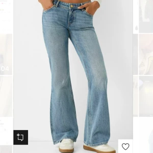 Bershka jeans - Säljer dessa jätte fina lågmidjade jeans från bershka eftersom de inte passar. Använda 2 ggr, pris kan diskuteras!