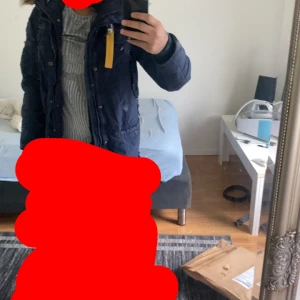 Parajumper right hand Äkta  - Skick 8/10 Säljer den så billigt då jag haft den i 2 år och hittar inget kvitto, Köpt från johnells. Storlek Xs men passar jätte bra i S 