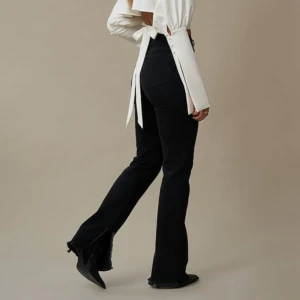 Hanna Schönberg x nakd jeans - Hanna Schönberg x nakd jeans som inte säljs längre. Fint skick 🤍 säljer ett likadant par i ljusblått också 