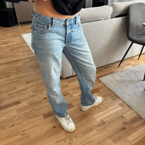 Lågmidjade jeans  - Blå Jeans från Gina men låg midja, jätte fint skick! 