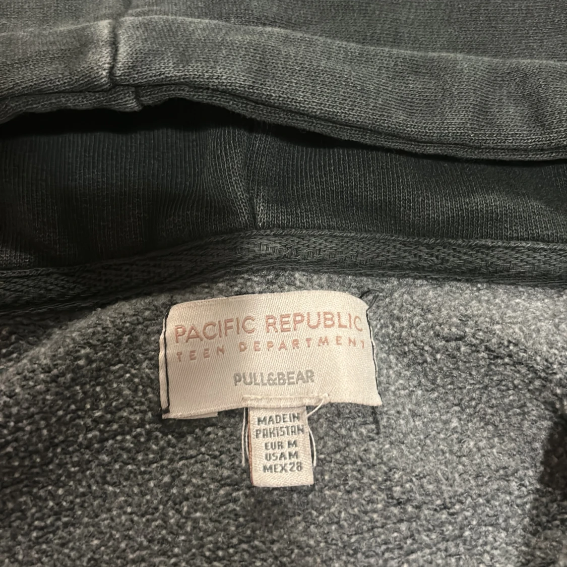 Oversized grå/svart zip up  - 91