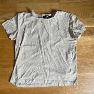 Tröja från Bik Bok - Använd ett antal gånger men är inprincip som ny.