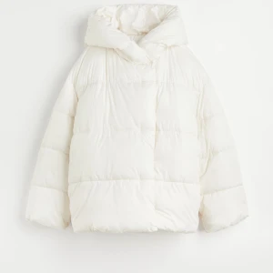 Vit puffjacka hm - SÖKER denna vita puff jacka från hm. Xs eller S funkar