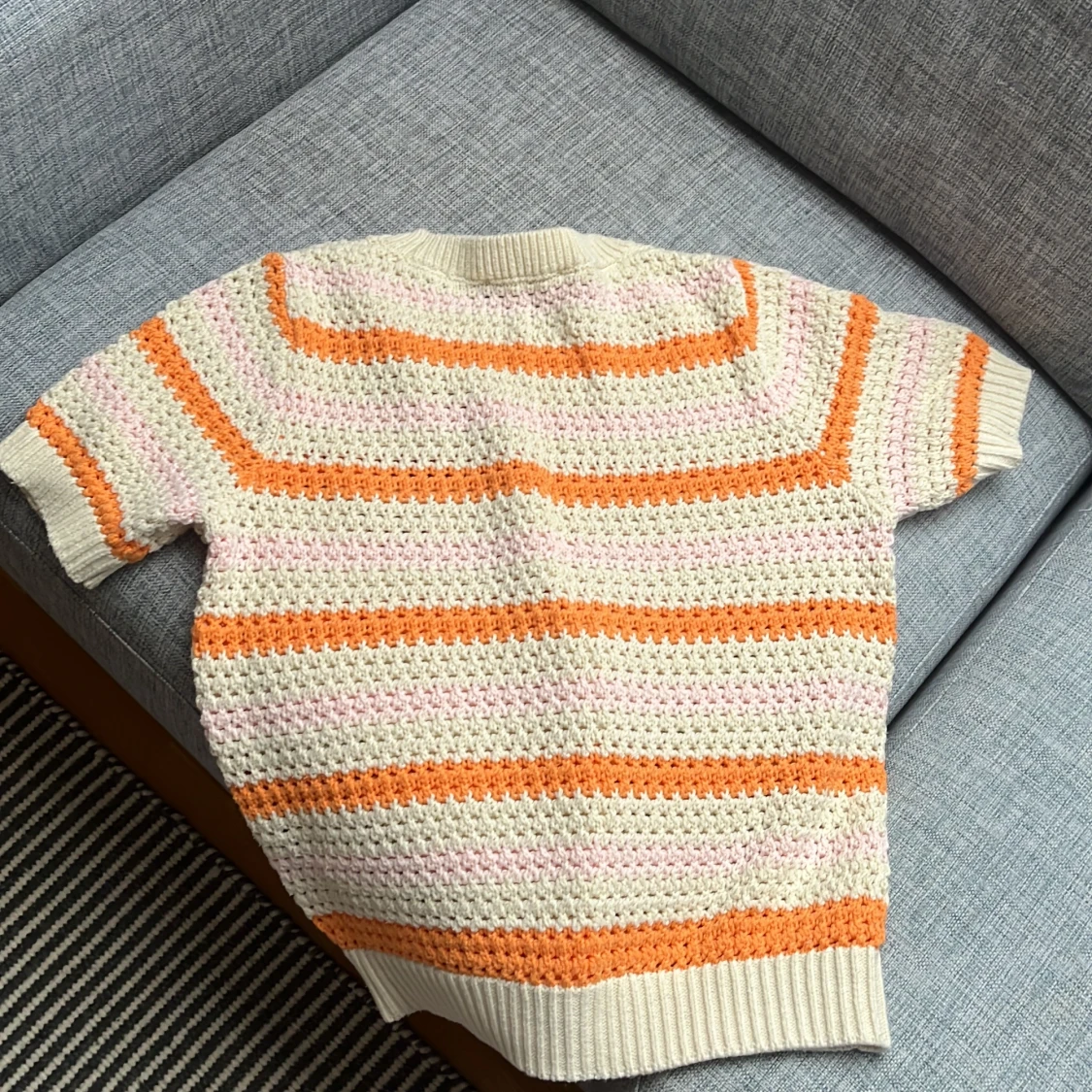 STICKAD RANDIG TRÖJA - 90