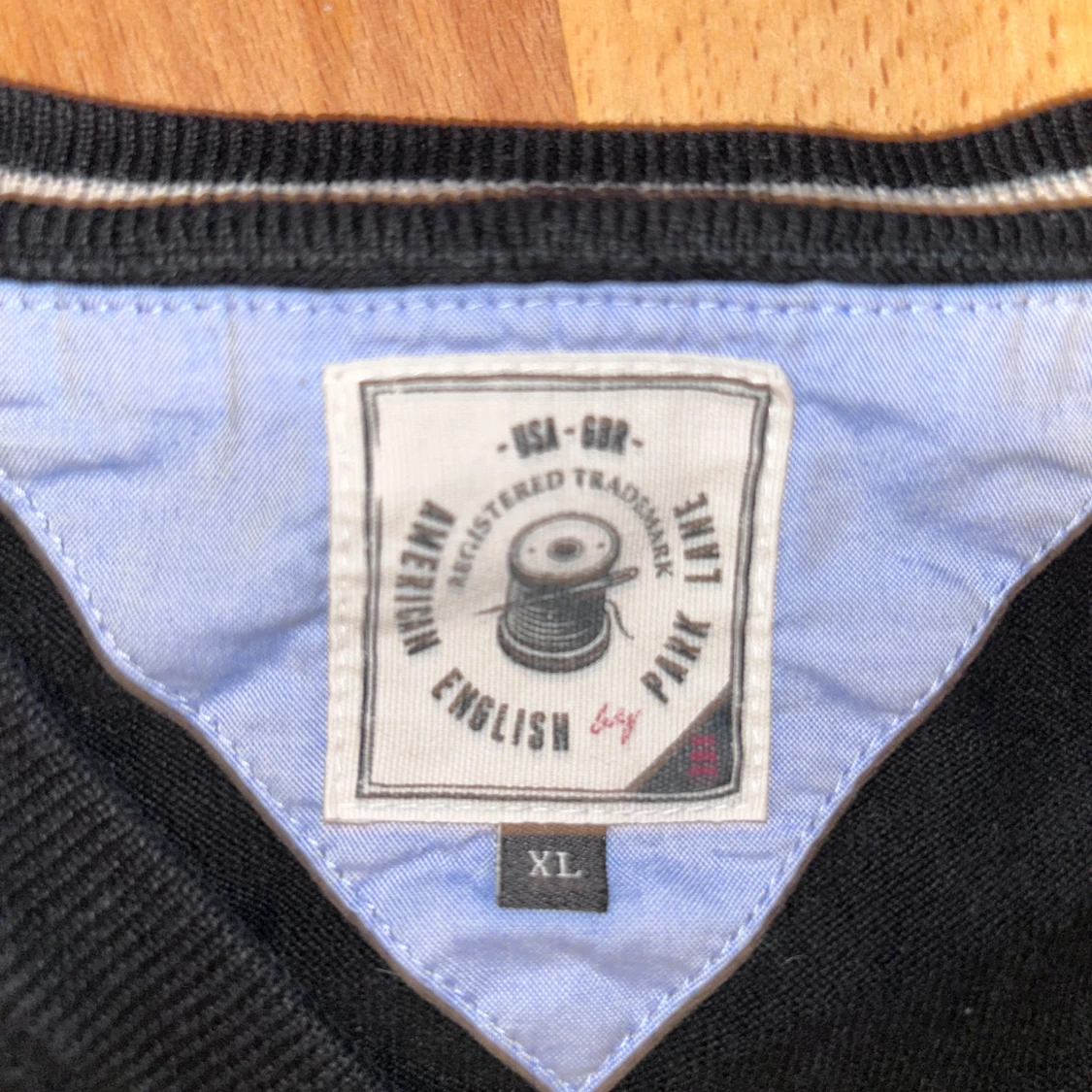 Svart tröja från English Laundry - 90