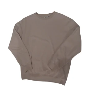 Offwhite sweater - Lite overzised, den passar som en M skulle jag säga :)