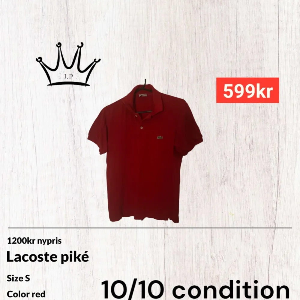 Säljer nu denna fräscha Lacoste piké i en fin röd färg. Tröjan är i storlek S och skicket mycket bra. För fler frågor eller funderingar är det bara att skriva eller hörs av sig. Paidat.