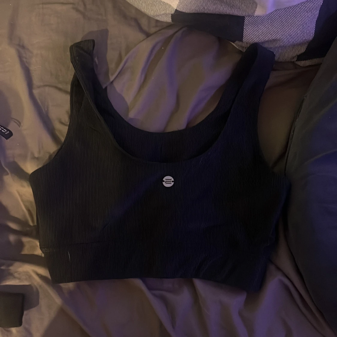 Svart ribbad linnetopp från Oxide - 90