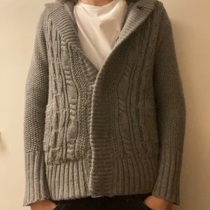 Stickad cardigan med päls  -  skriv för fler bilder eller frågor!!!