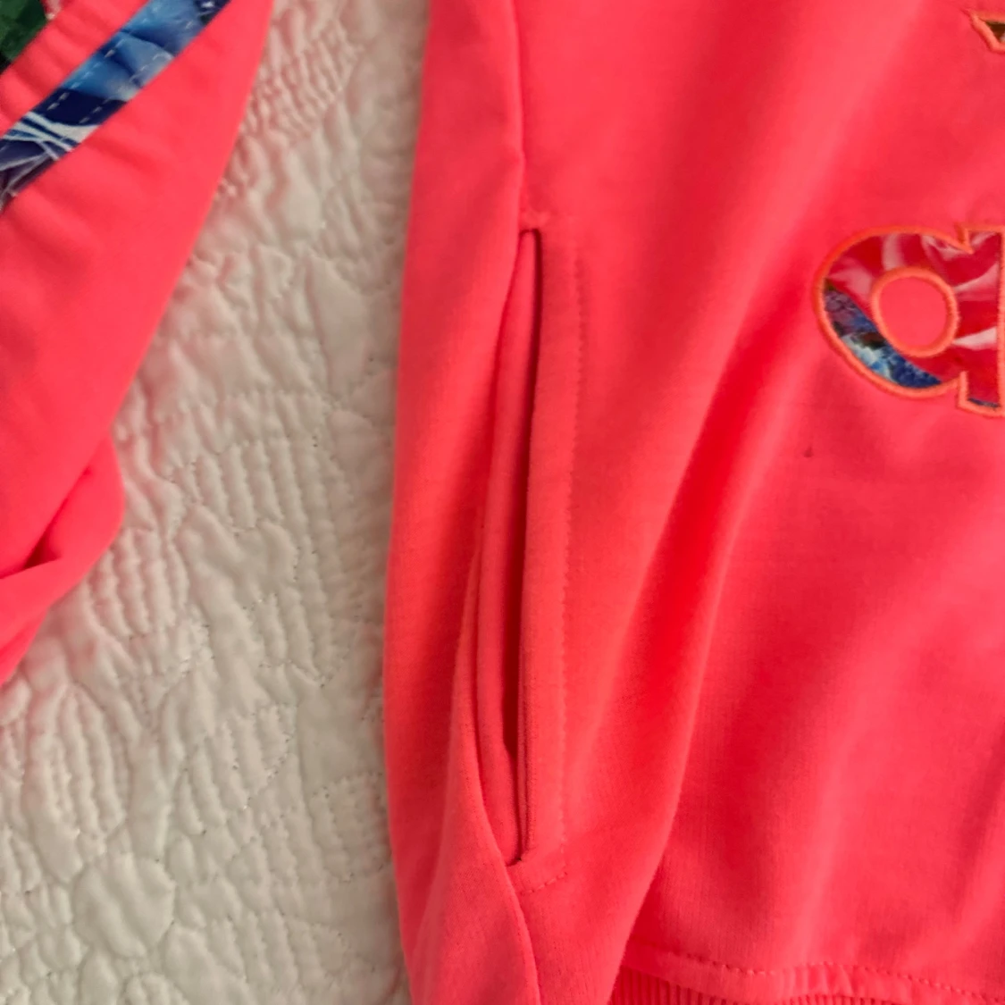 Rosa hoodie från Adidas Originals - 91