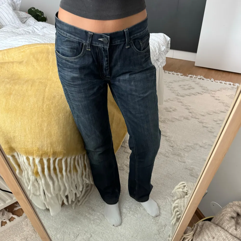 Säljer mina Jeans från Acne i storlek 32/34. . Jeans & Byxor.