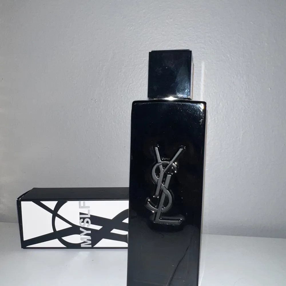 Ysl parfym 70% kvar . Parfym.