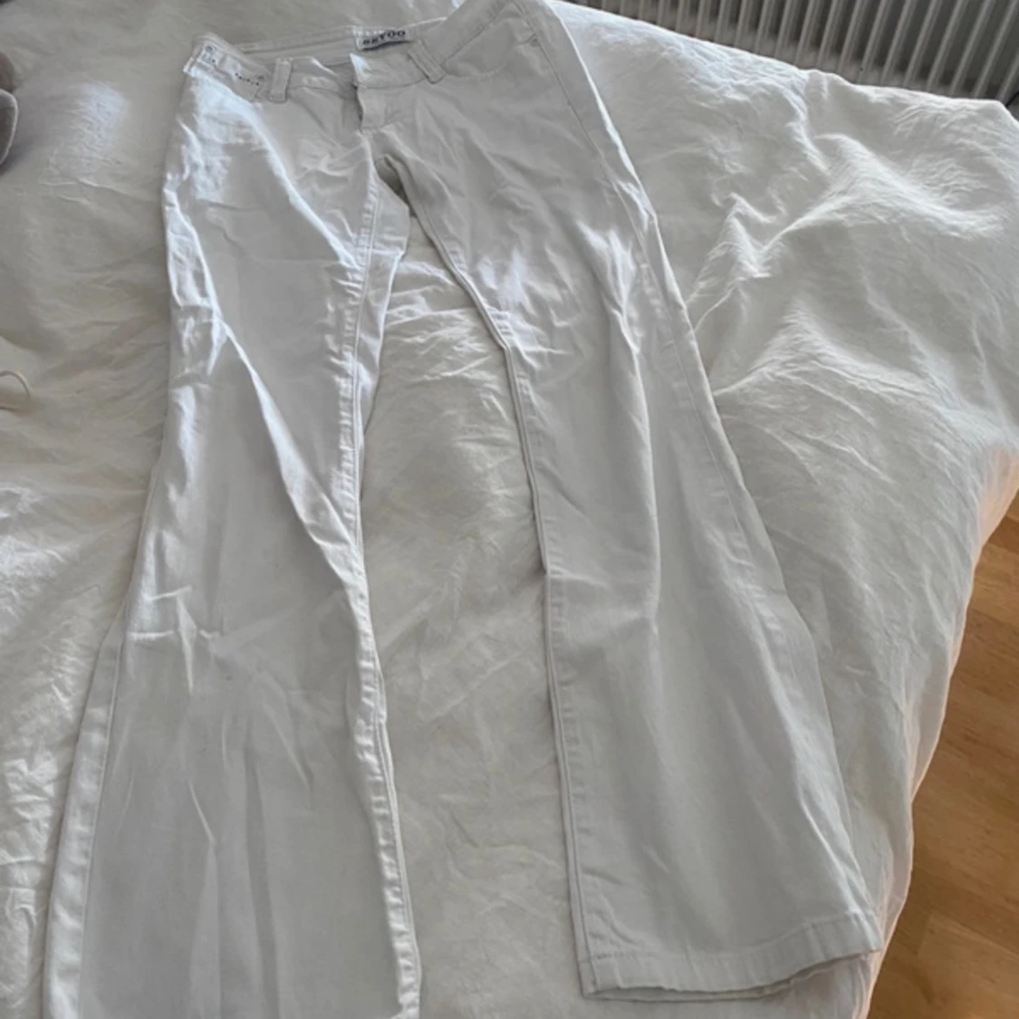 Lågmidjade vita jeans  - 91