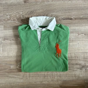 Ralph lauren piké  - En snygg piké i toppen skick, hör av er vid intresse!