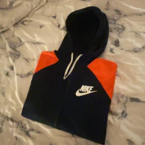 Unisex Hoodie Nike Stl S - Bra skick! 