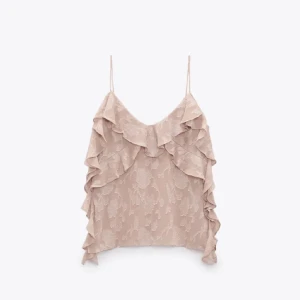 Rosa linne💗 - Säljer pågrund av att det inte kommer till användning. Har sytt upp banden då de var alldeles för långa, men går självfallet att sprätta upp om man vill ha det så.😍 Den är i nyskick då den använts en gång!!