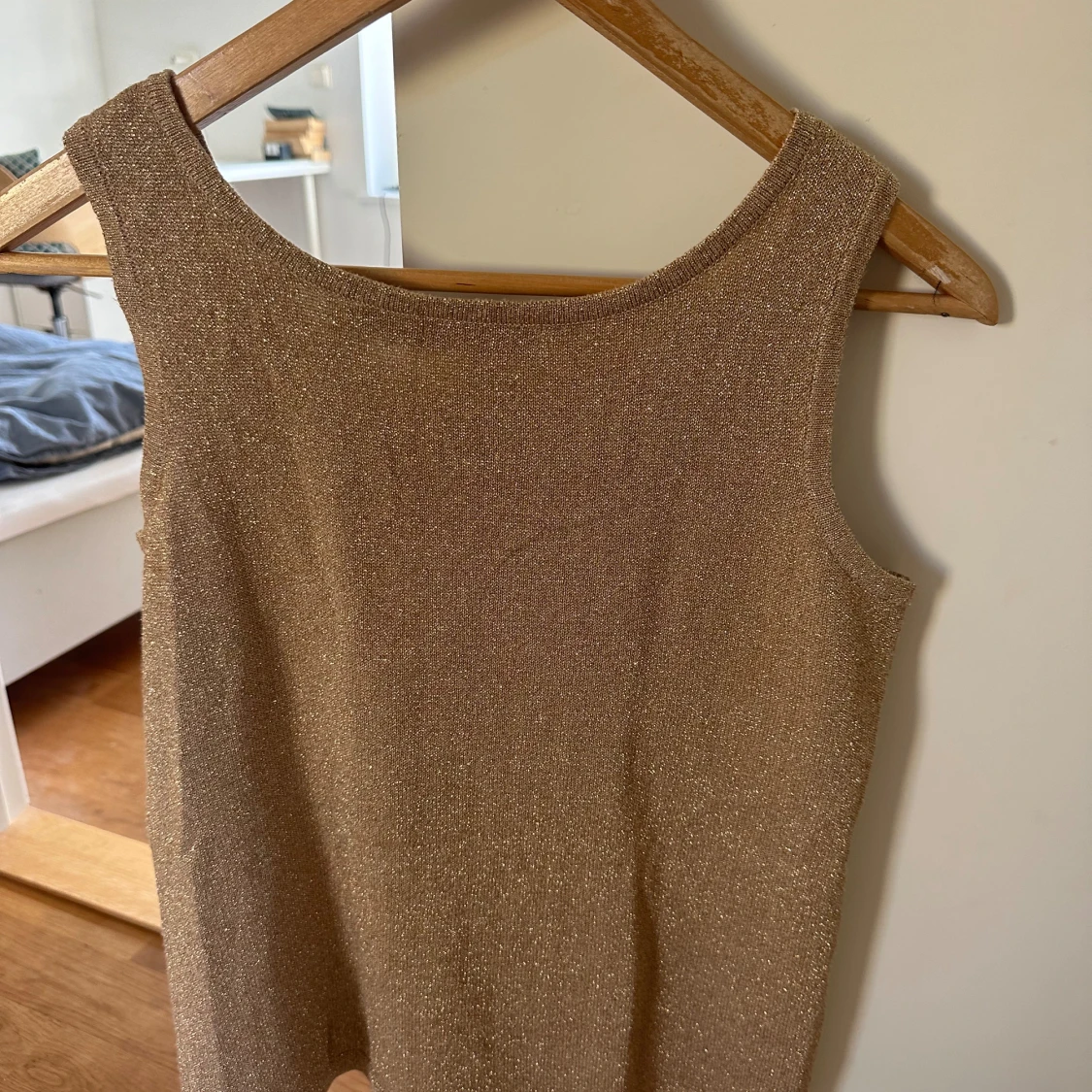 Guldglittrig topp - 91