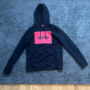 Hugo hoodie  - Säljer min hoodie från Hugo då den inte används. Kanppt använd så skick 9/10. Nypris ca 1000. Skriv för mer bilder och info 