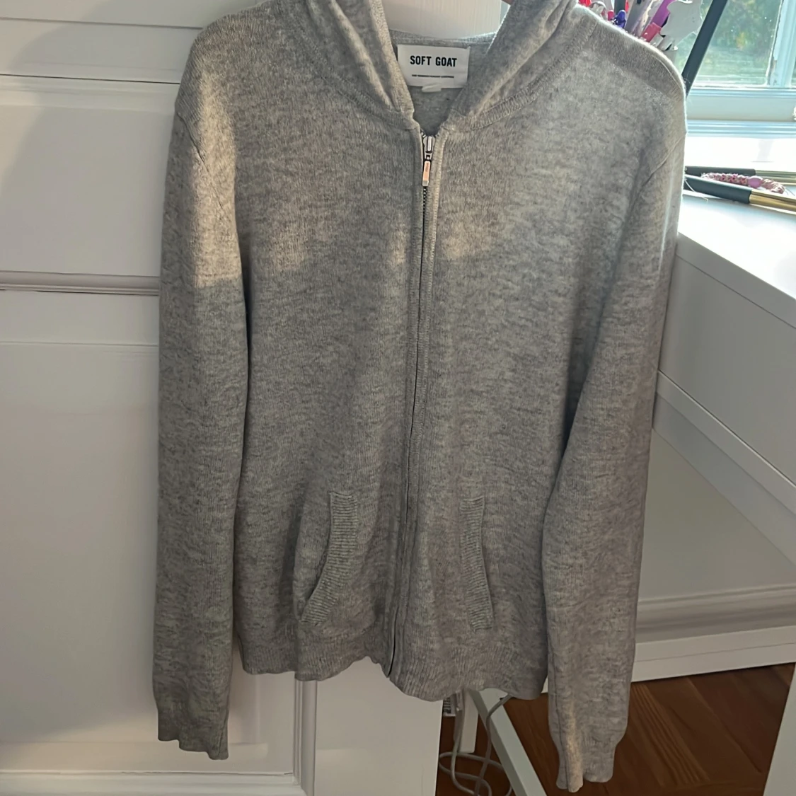 Grå softgoat zip-up i cashmere - 91