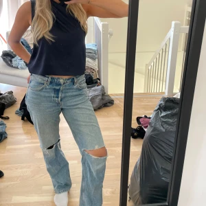 Jeans &otherstories - As snygga jeans från &otherstories! I strl 36!