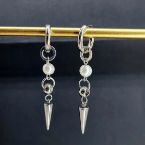 Handgjorda örhängen - Handgjorda örhängen●Material-pärlor  och 100% rostfritt stål ●Örhängeskrokar -rostfritt stål. Nickel fri. Längd -5,8cm.  Vattentåliga, ändrar inte färgen! 