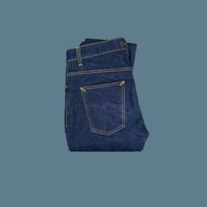 Nudie Jeans ”Grim Tim” - Säljer ett par stilrena mörkblå Nudie Jeans | passformen är slimfit | storleken är 32/32 (W/L) | byxorna är toppskick och lätt använda 9/10 | nypris är ungefär 1600 kr, vårt pris 450 kr | hör av dig vid frågor eller funderingar 💯