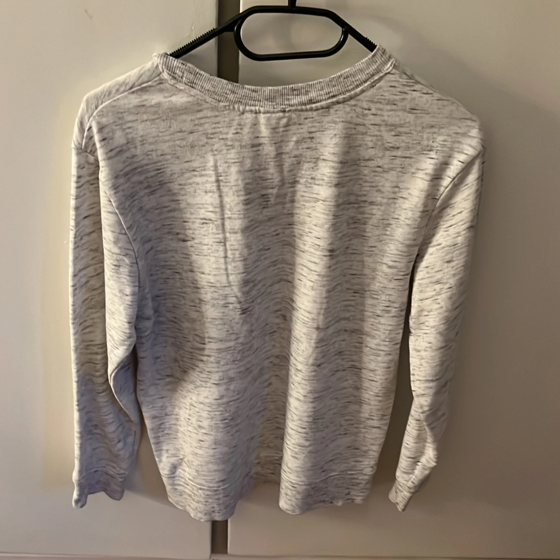 Grå långärmad tröja - 90