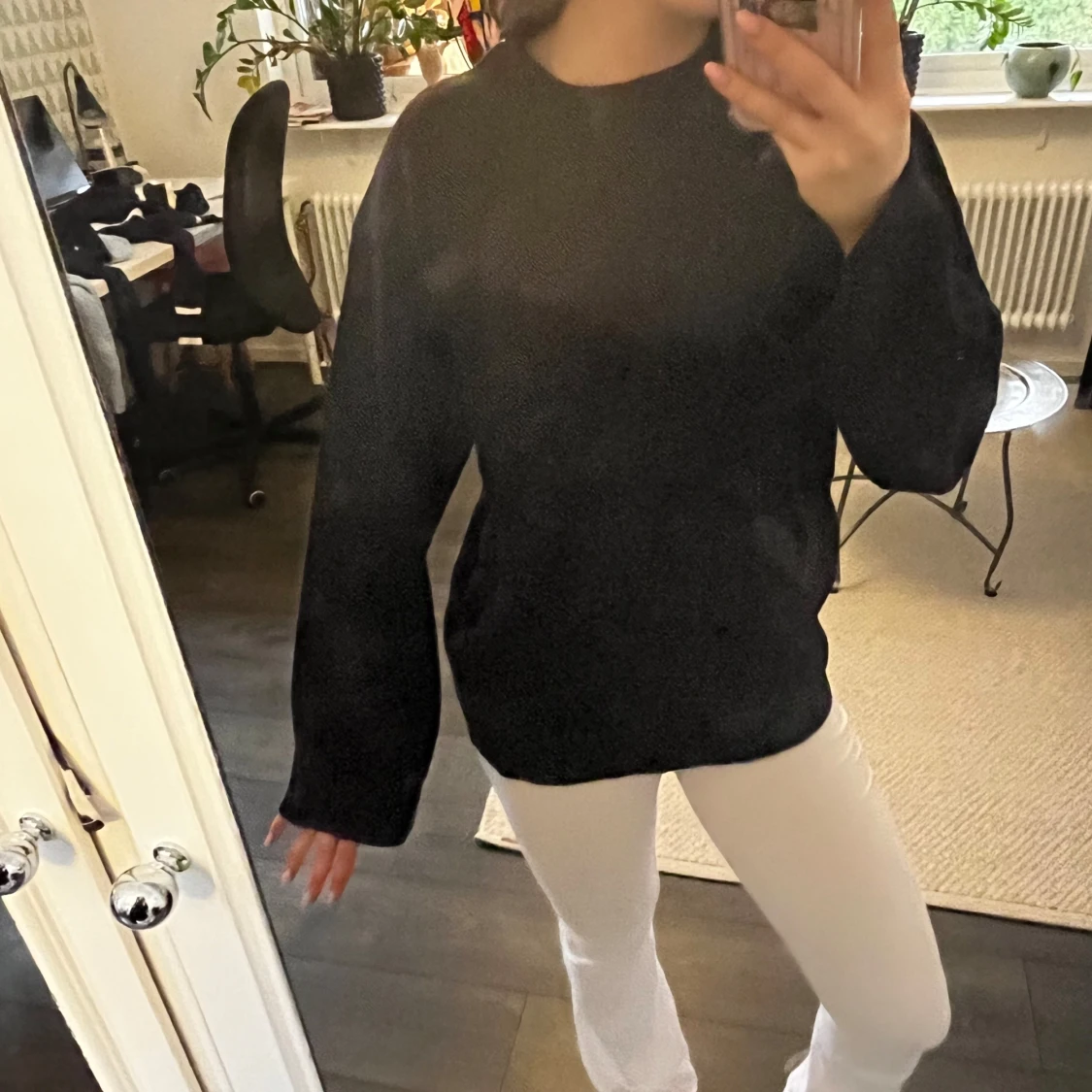 Svart stickad tröja - 2