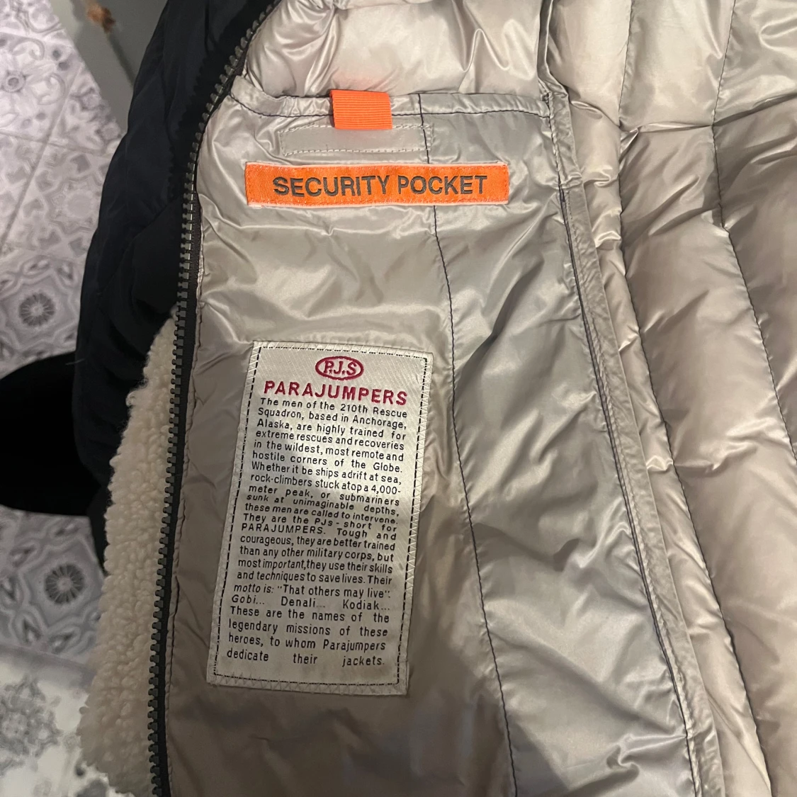 Svart dunjacka från Parajumpers - 4