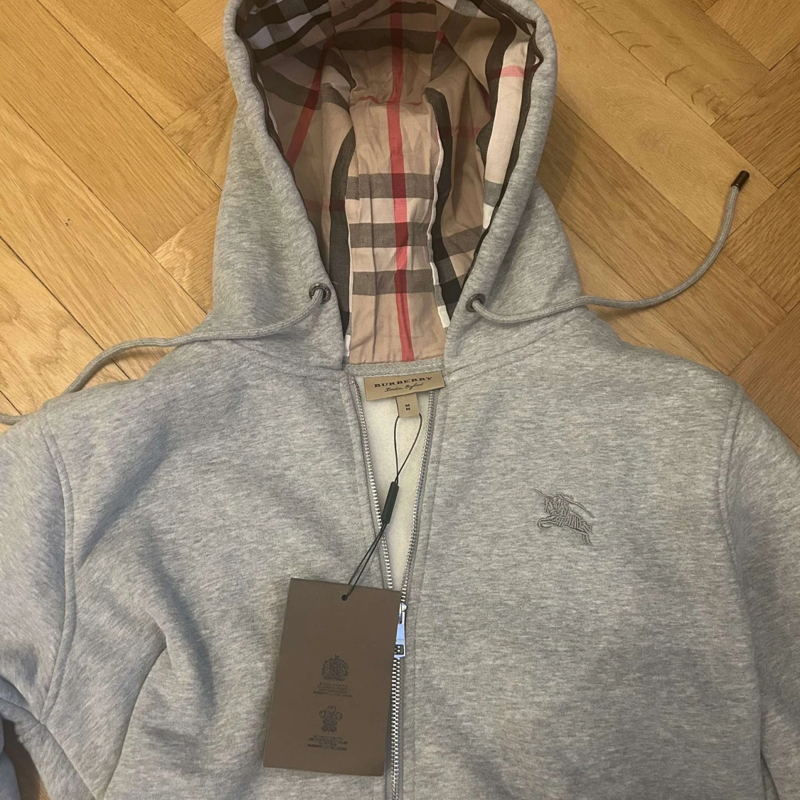 Grå hoodie från Burberry - 1