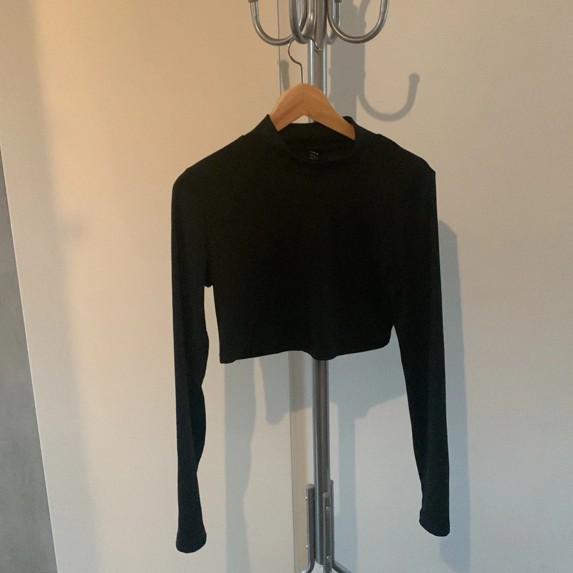 Svart ribbad croppad topp från Shein