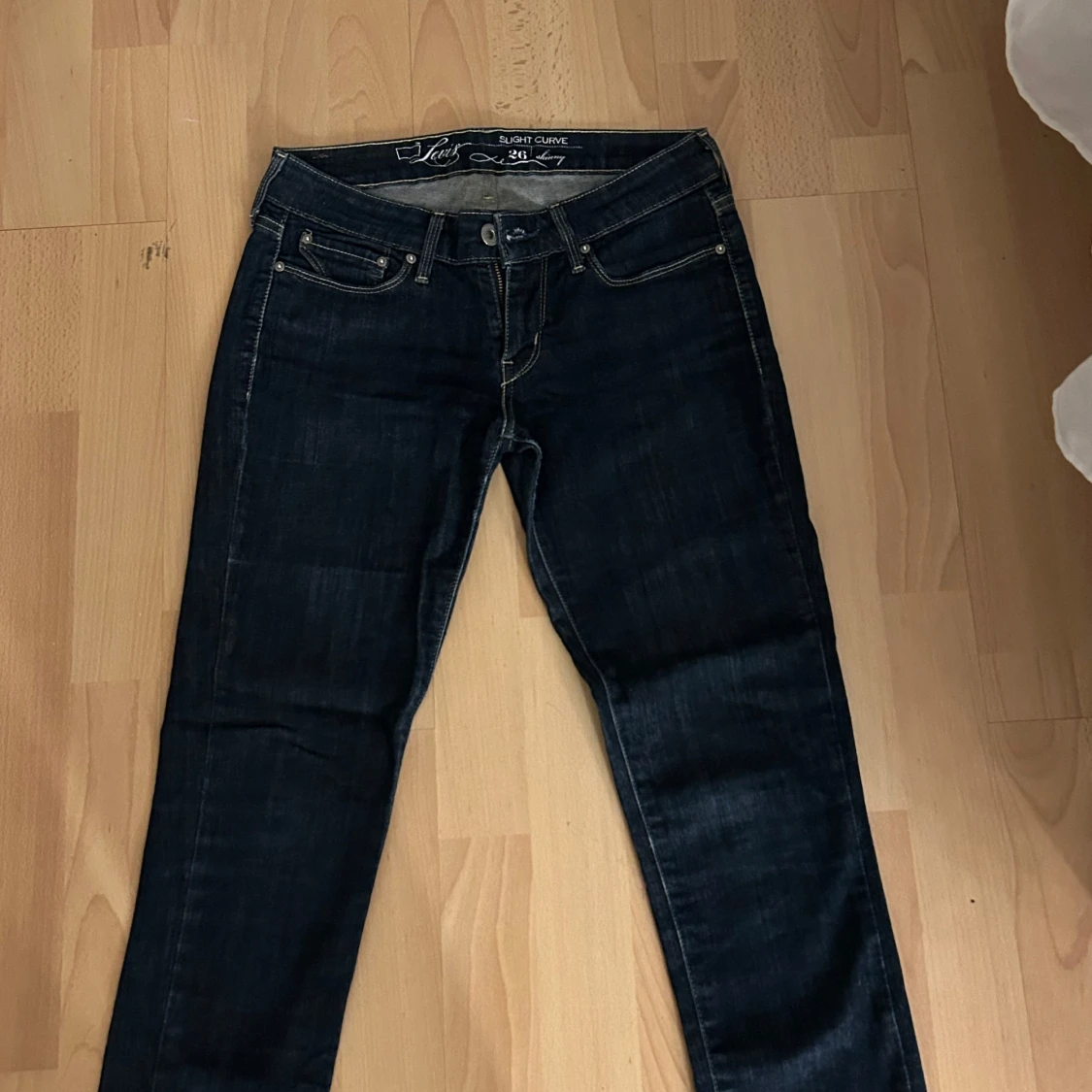 Mörkblå jeans från Levi's - 1