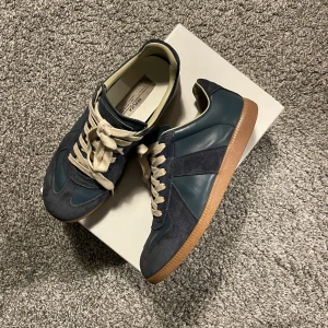 Maison marigela gats  - Sjukt feta och populära , bra skick och inga defekter bara använda sparbart. Box finns och 100 äkta, storlek 40 men sitter 41