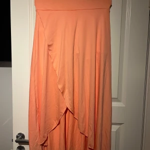 Kjol med Inbyggda Shorts - Kjol med inbyggda shorts Storlek S Aldrig använd