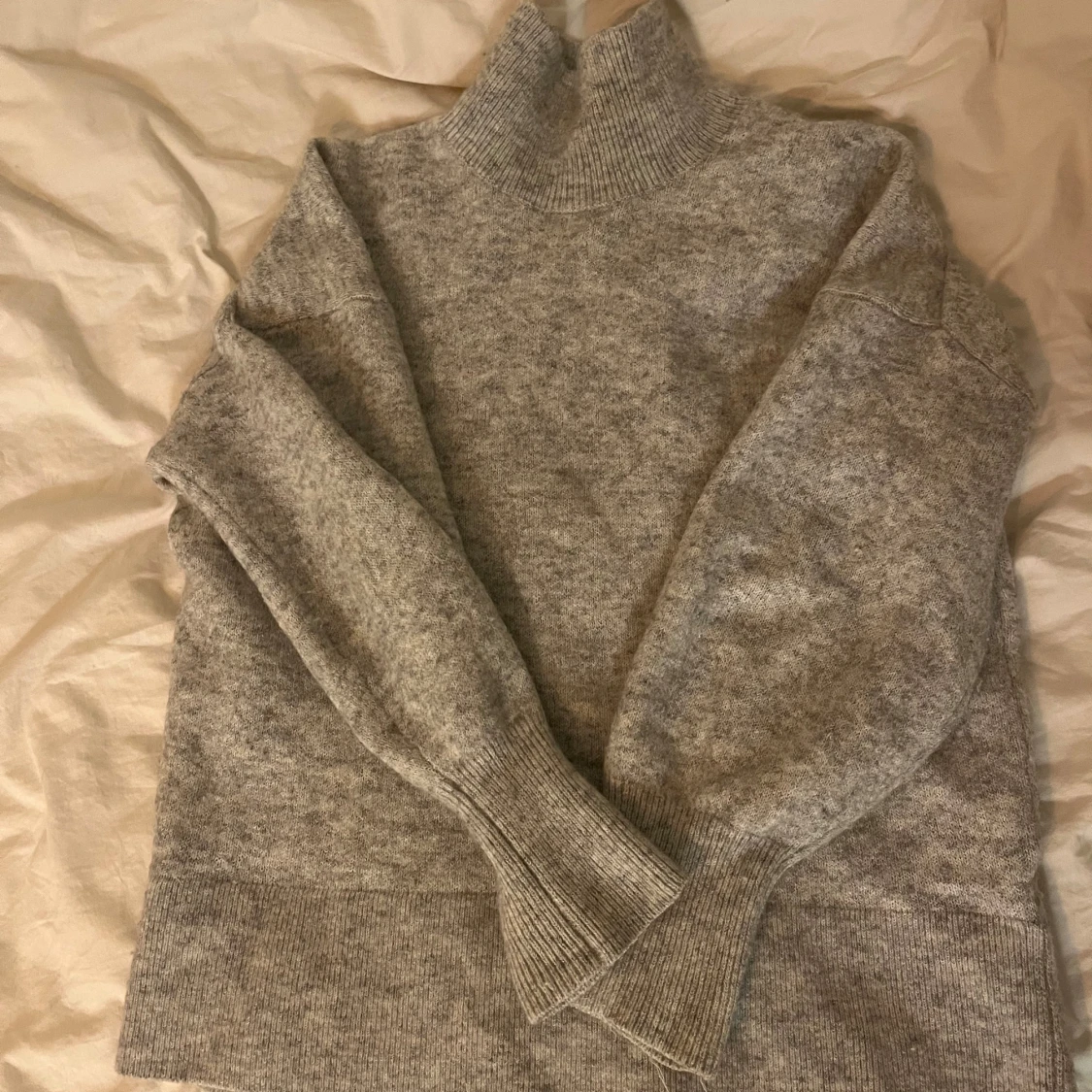 Grå stickad polotröja - 90