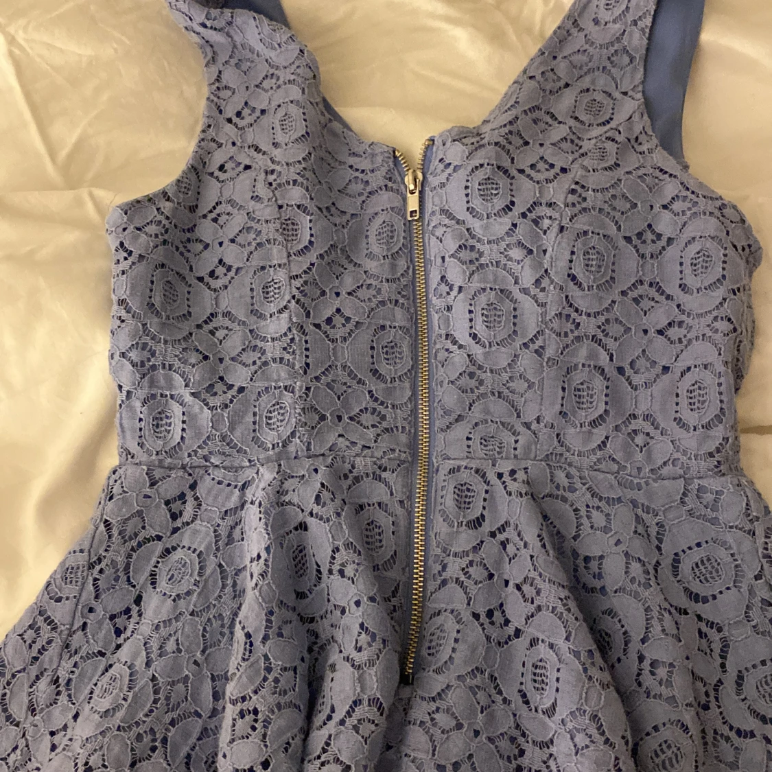 Ljusblå spetslinne från Forever 21 - 91