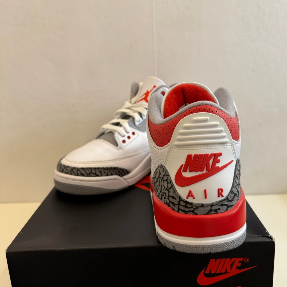 Jordan 3 Retro - 92