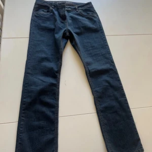 Straight jeans - Mycket bra skick och fina detaljer 
