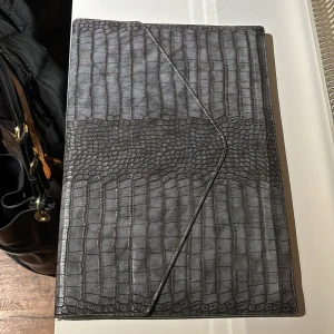 bianca ingrosso datorfodral - I bra skick, skriv vid mer frågor 💕