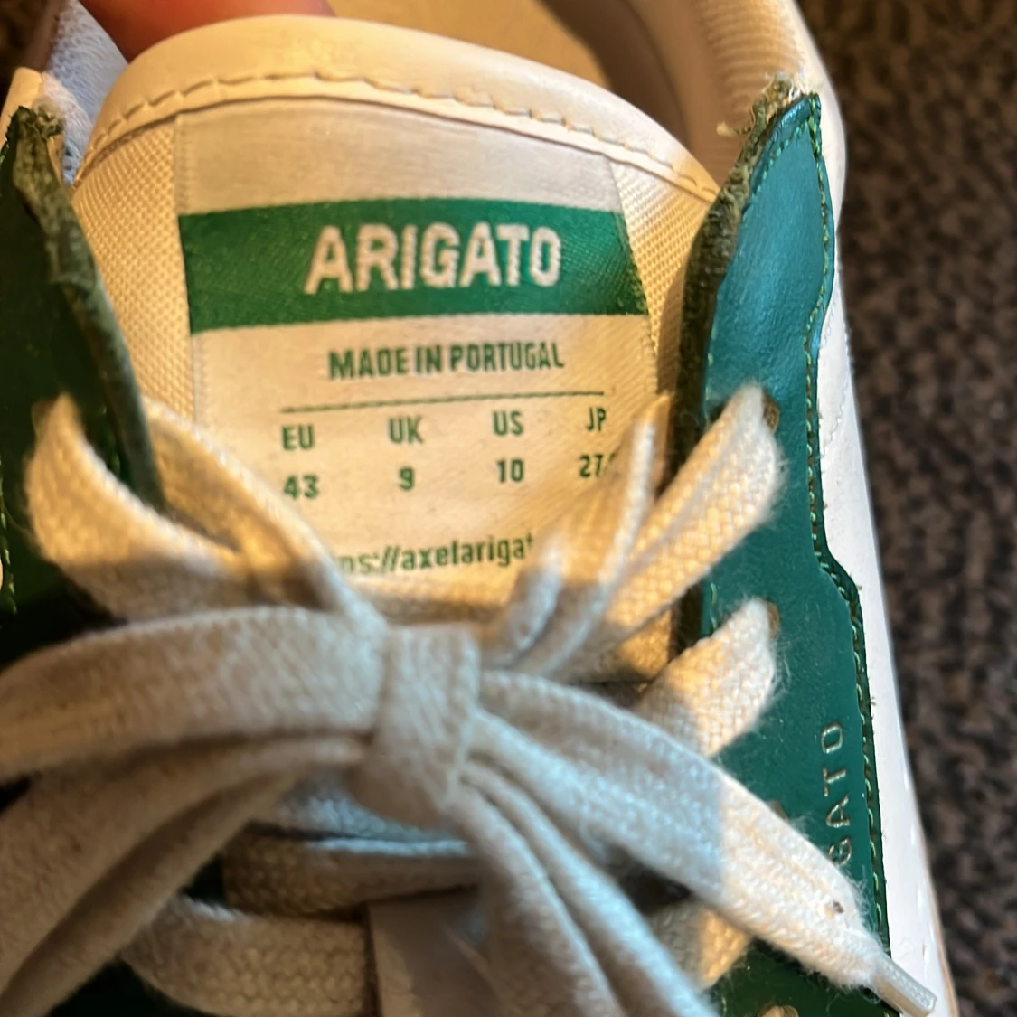 Grönvita sneakers från Axel Arigato - 93