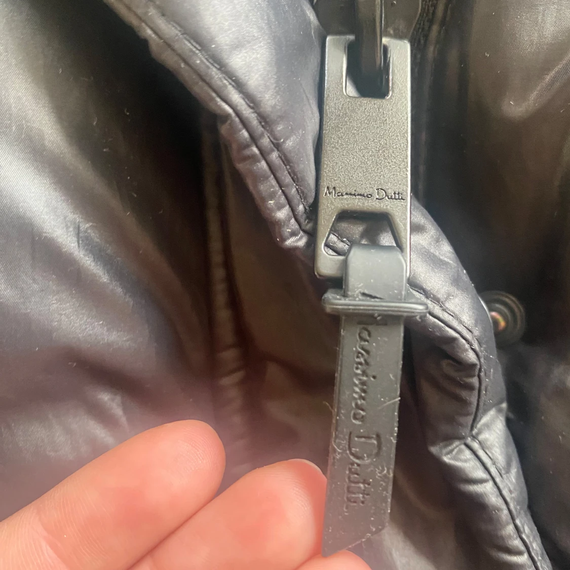 Svart pufferjacka från Massimo Dutti - 91