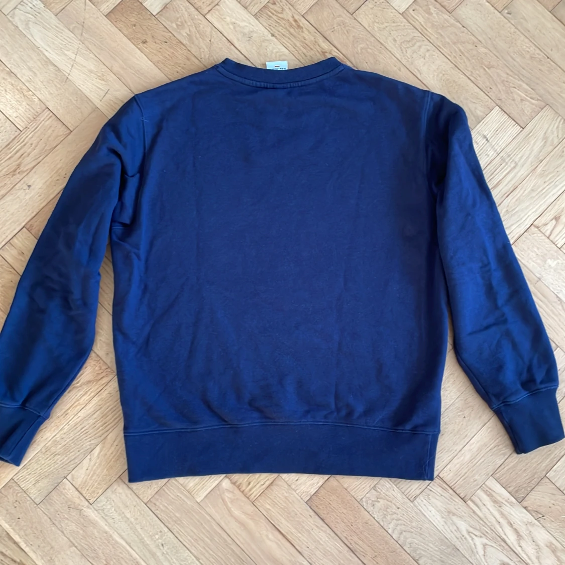 Mörkblå sweatshirt från Nudie Jeans Co - 91