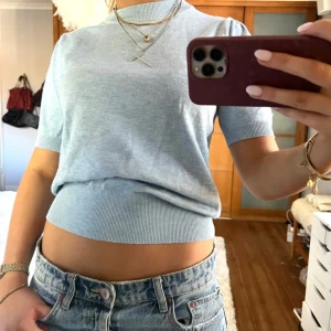 Stickad t-shirt - Blå söt stickad T-shirt ❤️ lånad bild