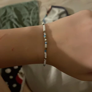 Hemmagjord armband  - Andvänt 1-2 gnr typ.sitter jätte fint och bra, sitter inte tight alls.