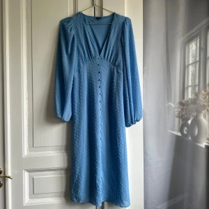 Klänning - Klänning från Vero Moda i storlek S. Använd en gång. 