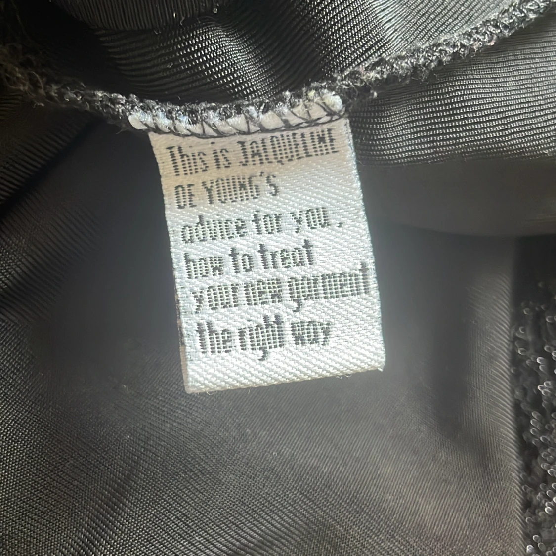 Svart glittrig klänning från Jacqueline de Yong - 92