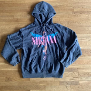 Nirvana zip up hoodie - Använd ganska mycket bra skick 