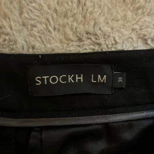 Kostymbyxor - Kostymbyxor från det fina märket Stocholm i strl 38