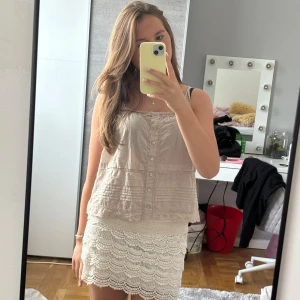 Linne - Fint sommarlinne 🩷litet hål vid översta knappen, bild 3