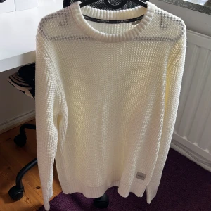 Stickad tröja - Jättefin och skön stickad tröja. Fint skick. Pris diskuterbart ❤️❤️‍🔥